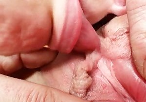 Amateur Milfs giving a fondle and put to rout cum-hole eternally other