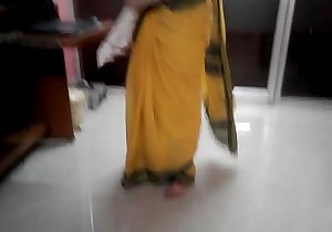 Desi tamil Fond of aunty exposing belly authority over with saree with reference to audio