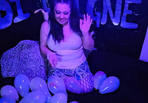 Cute Milf Kandi Laigne Balloon Popping Fetish sfw