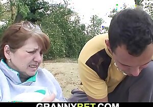 Suppliant helps injured busty hairy pussy granny